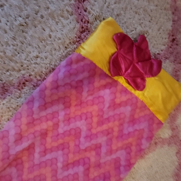 Snuggie Mermaid Tail Blanket - Picture 5 of 5